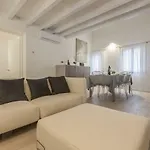 Ca' Rossini 2 البندقية